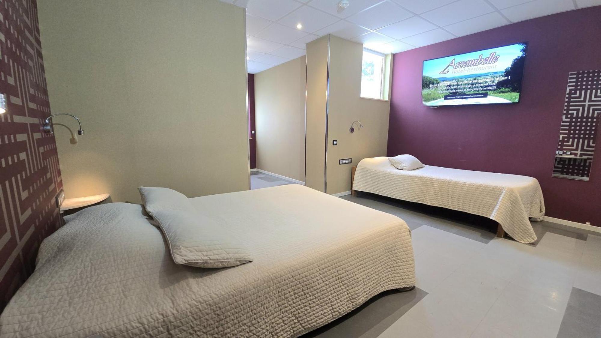 Logis Arcombelle Hotel Montigny le Roi Bagian luar foto